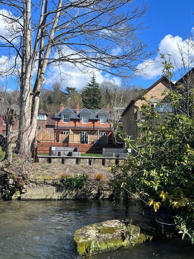 ウィンチェスター Beautiful House On The River Itchenヴィラ エクステリア 写真